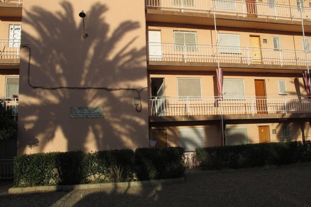 Apartment In Front Of Arrabassada Beach Tarragona Exterior foto