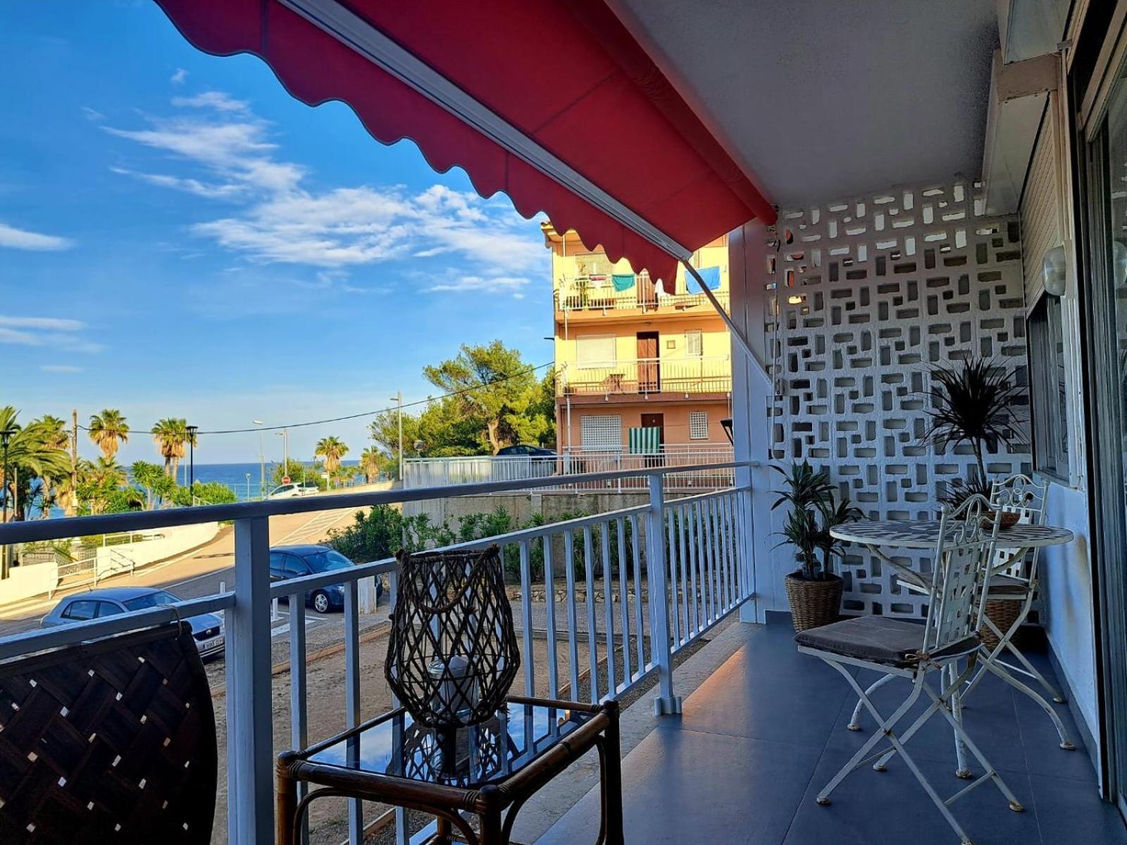 Apartment In Front Of Arrabassada Beach Tarragona Exterior foto
